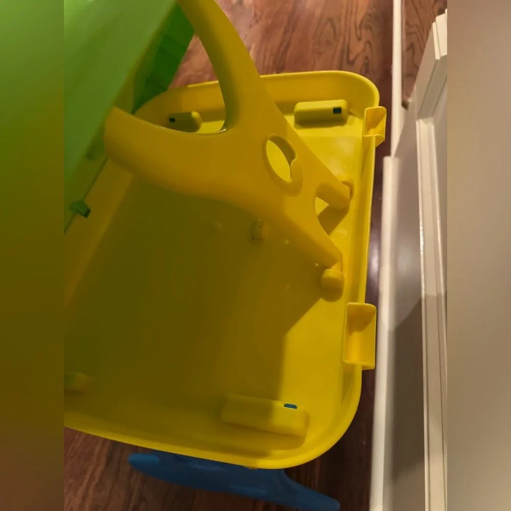 Crayola Green and Yellow Kids Desk Set